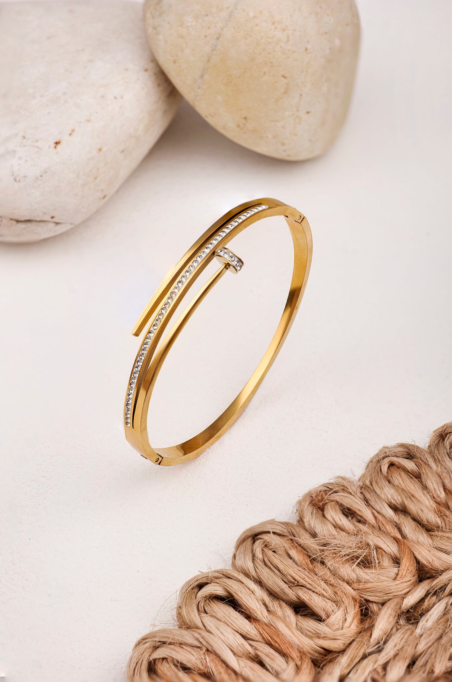 AMERICAN DIAMOND SLEEK NAIL BRACELET