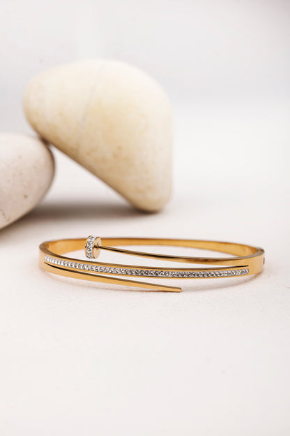 AMERICAN DIAMOND SLEEK NAIL BRACELET