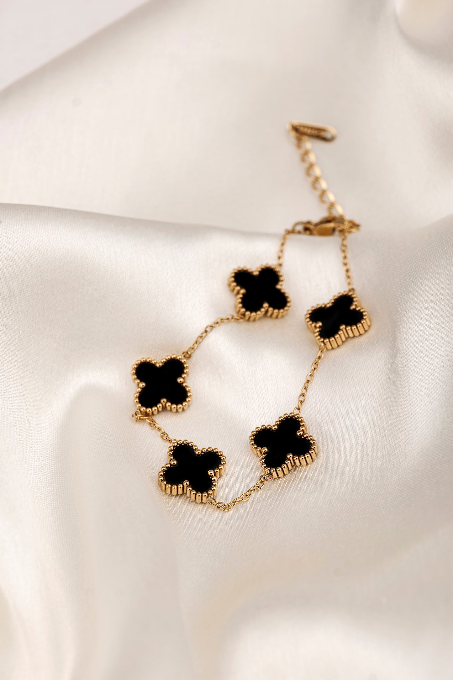 CLOVER CHARM BRACELET