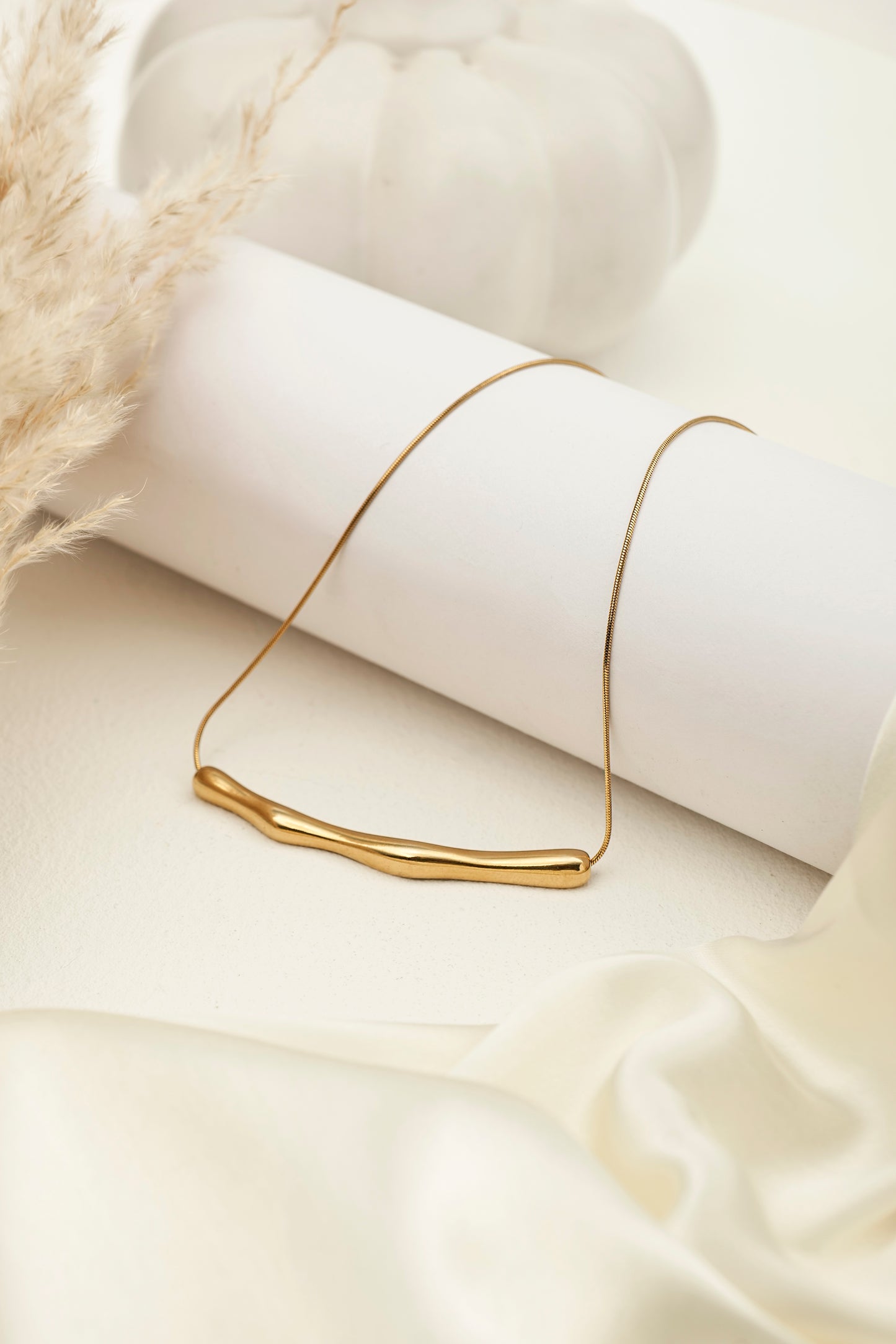 WAVE BAR NECKLACE CHAIN