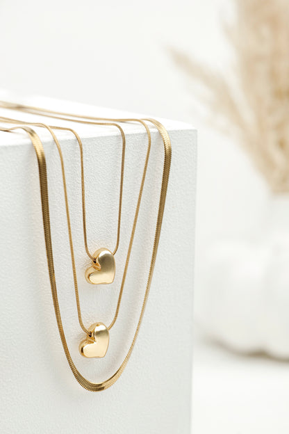 GOLDEN HEART TRIPLE LAYERED NECKLACE CHAIN.