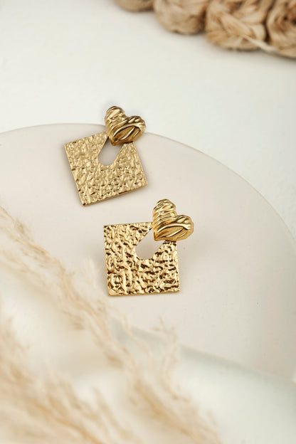 GOLDEN TEXTURED HEART STUDS