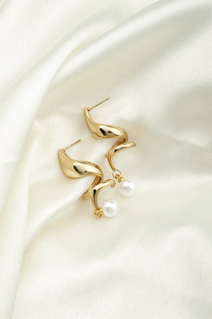 GOLDEN SWIRL PEARL DROP EARRINGS