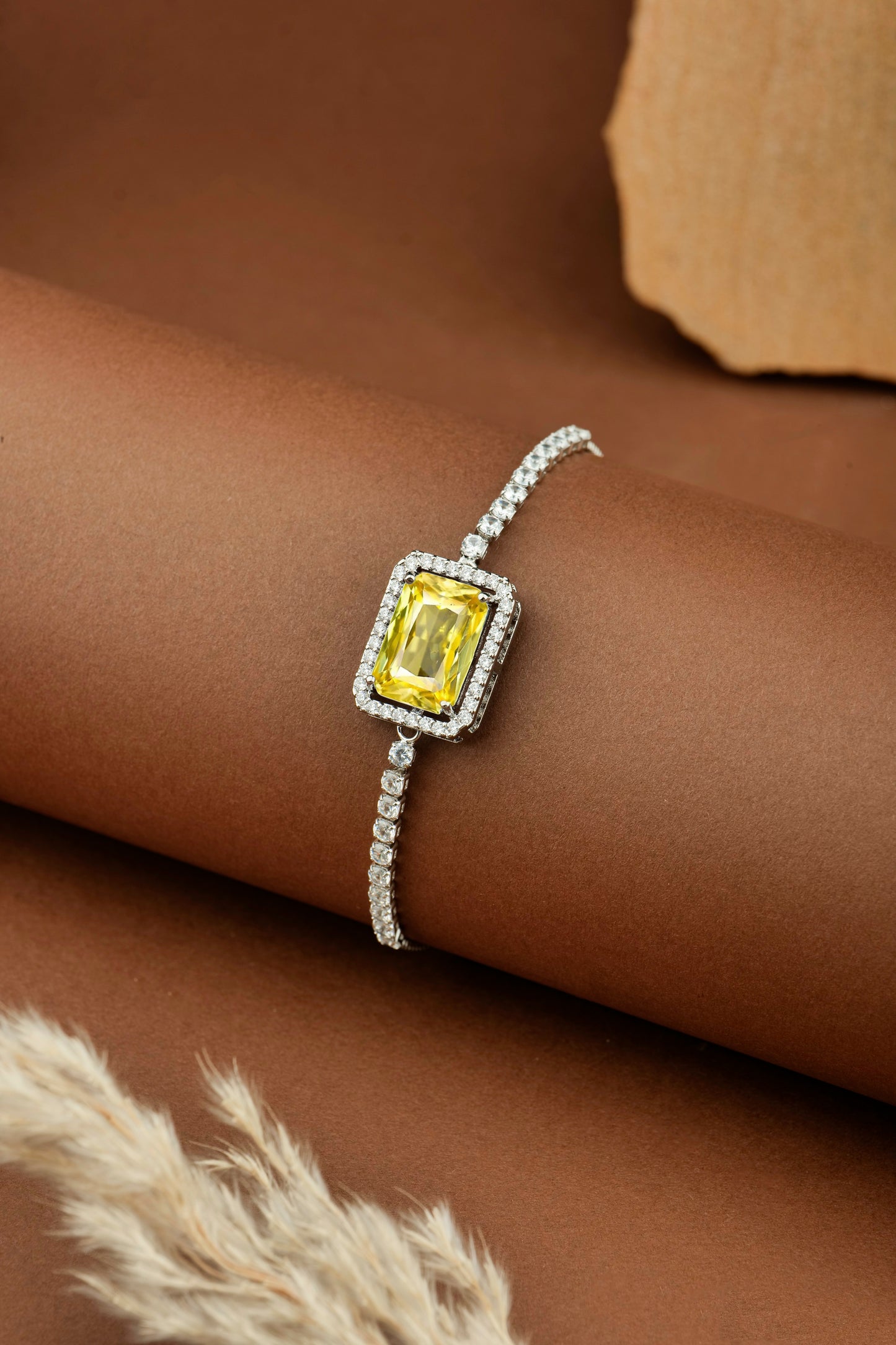 RADIANT EMERALD-CUT CRYSTAL BRACELET