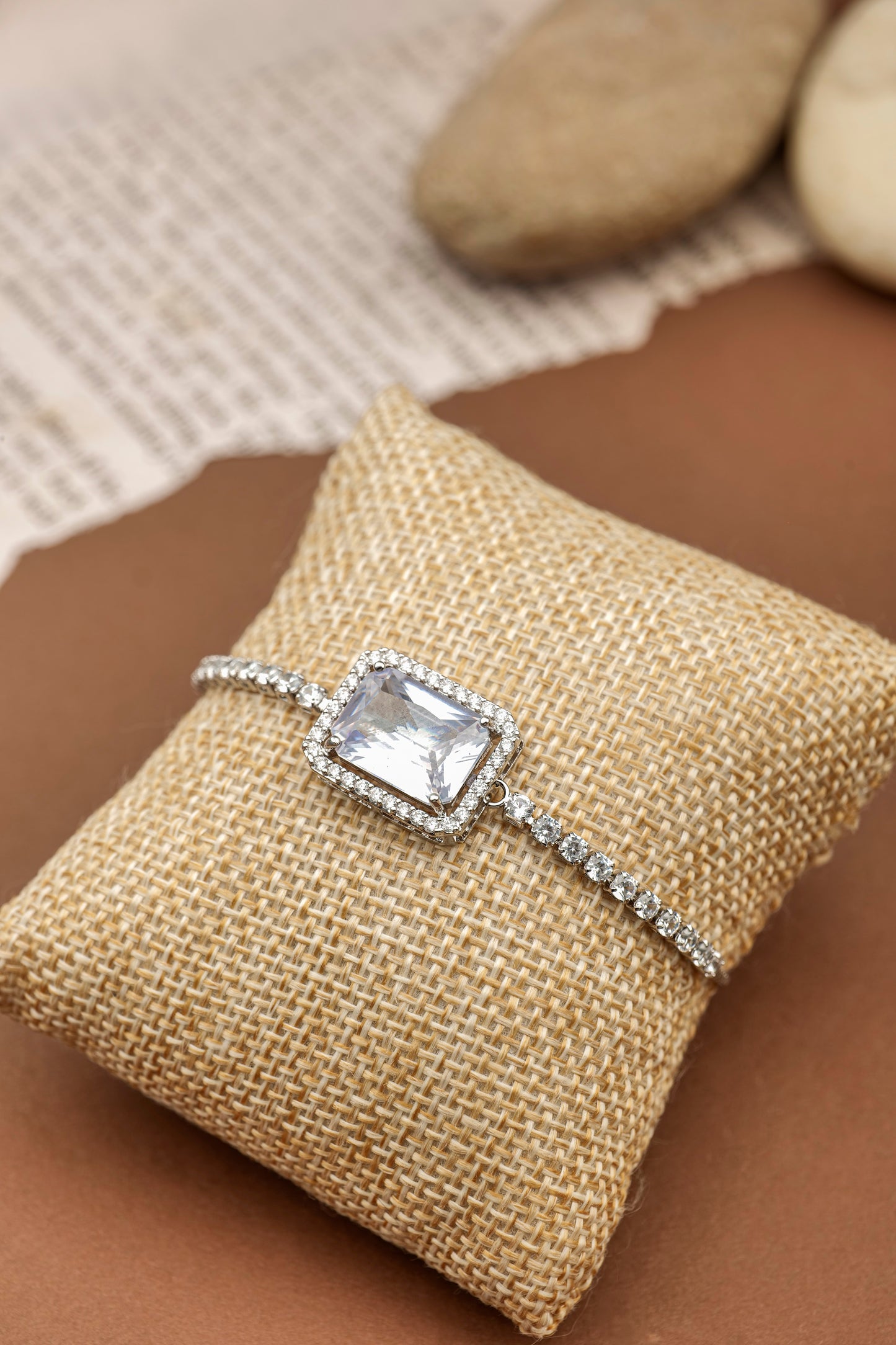 RADIANT EMERALD-CUT CRYSTAL BRACELET