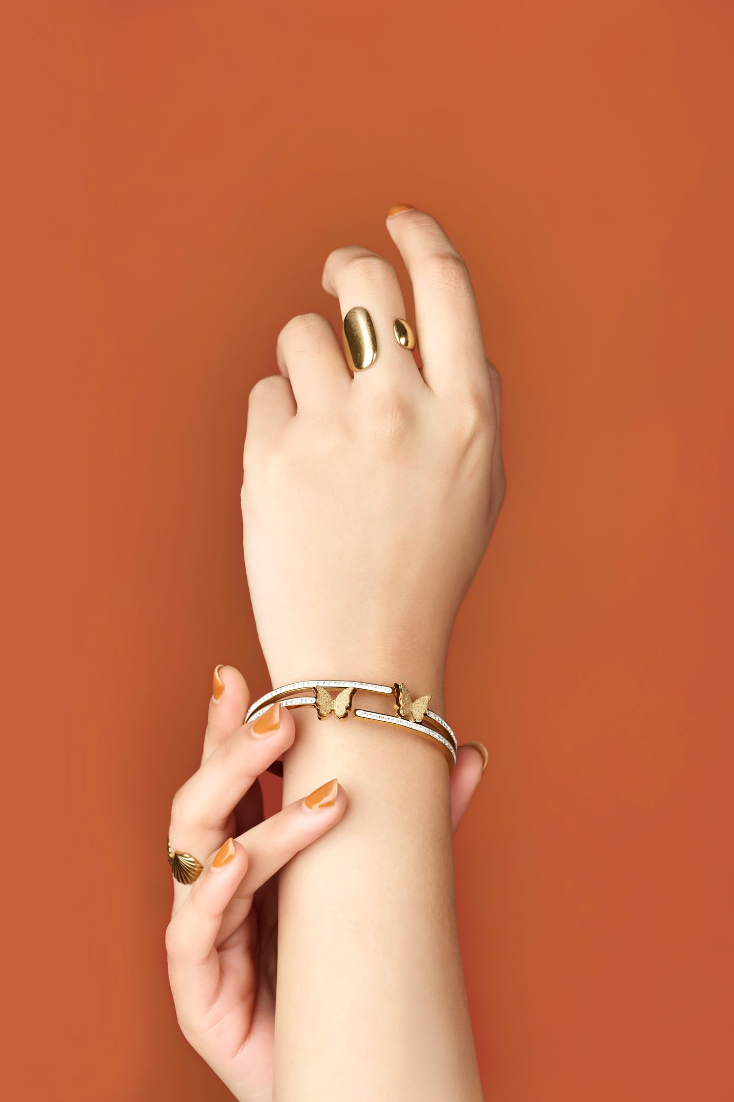 BUTTERFLY ELEGANCE BRACELET