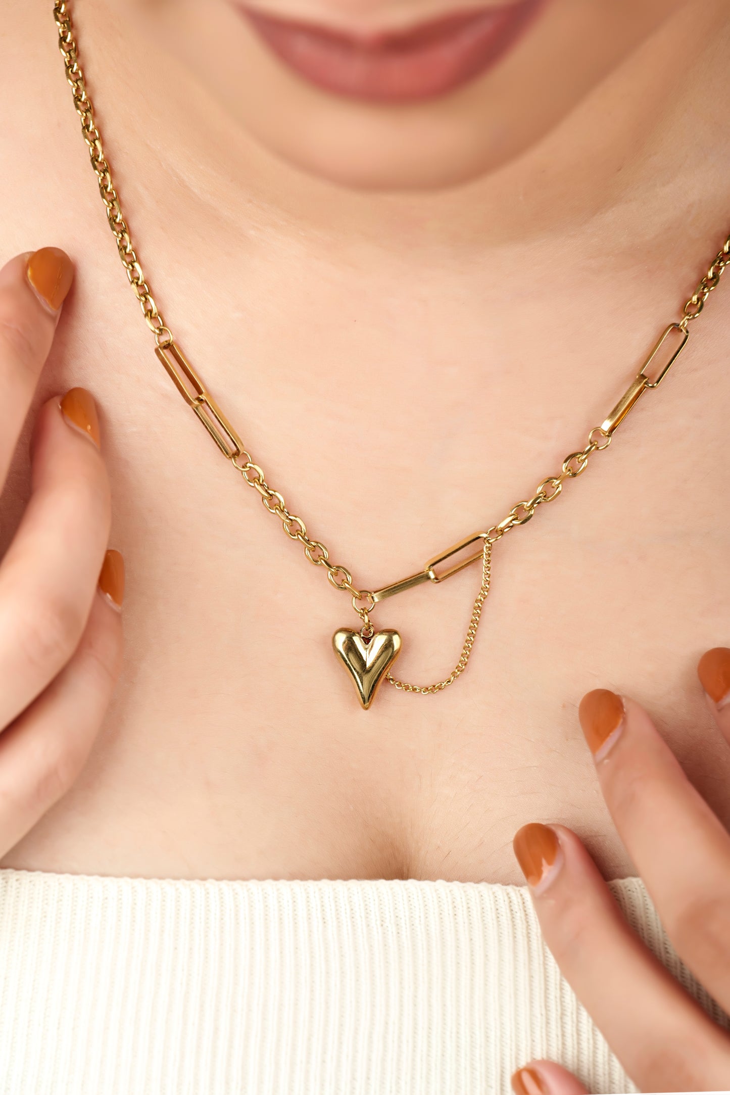 CHUNKY HEART CHAIN