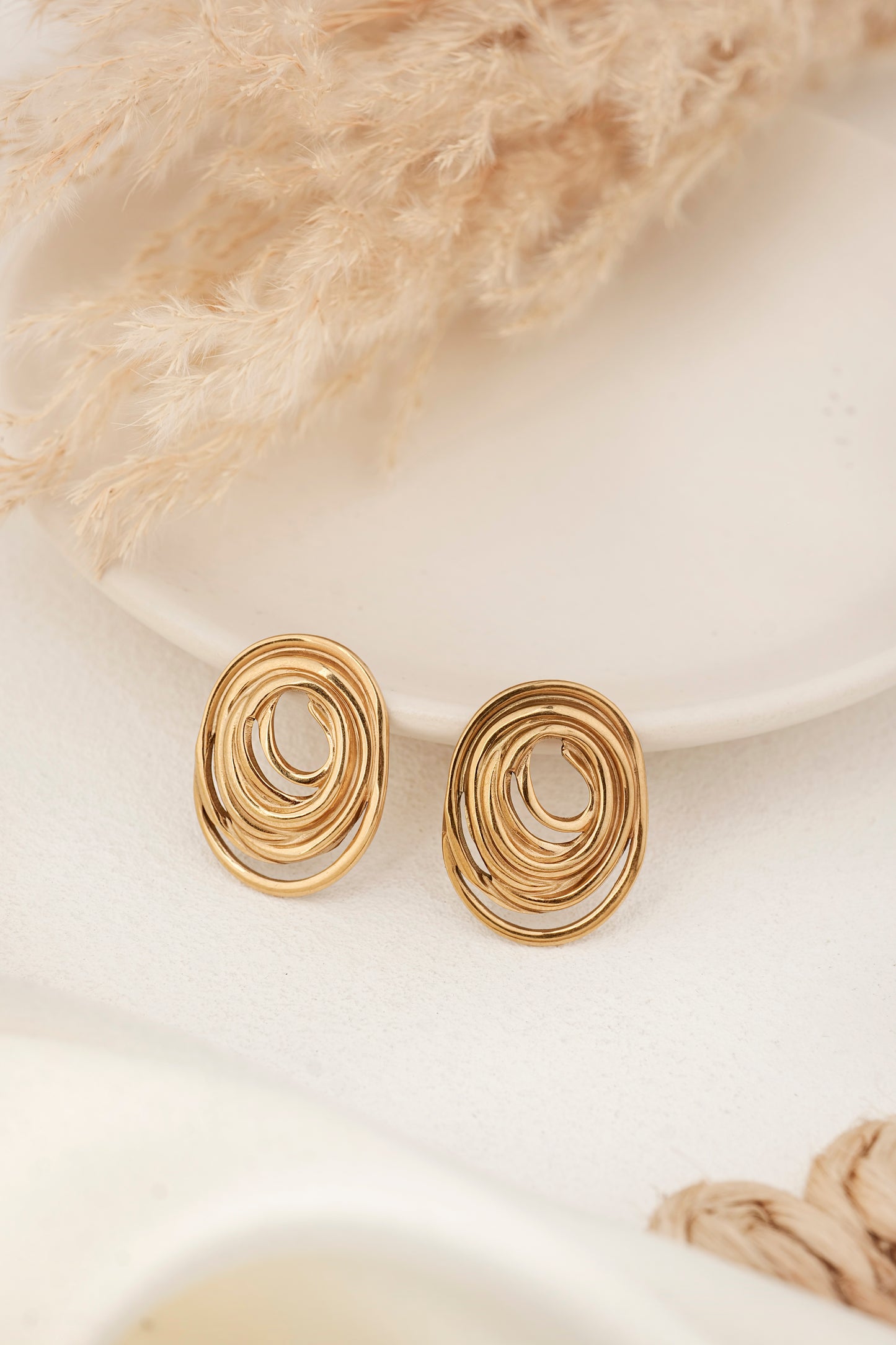 GOLDEN SWIRL STUDS