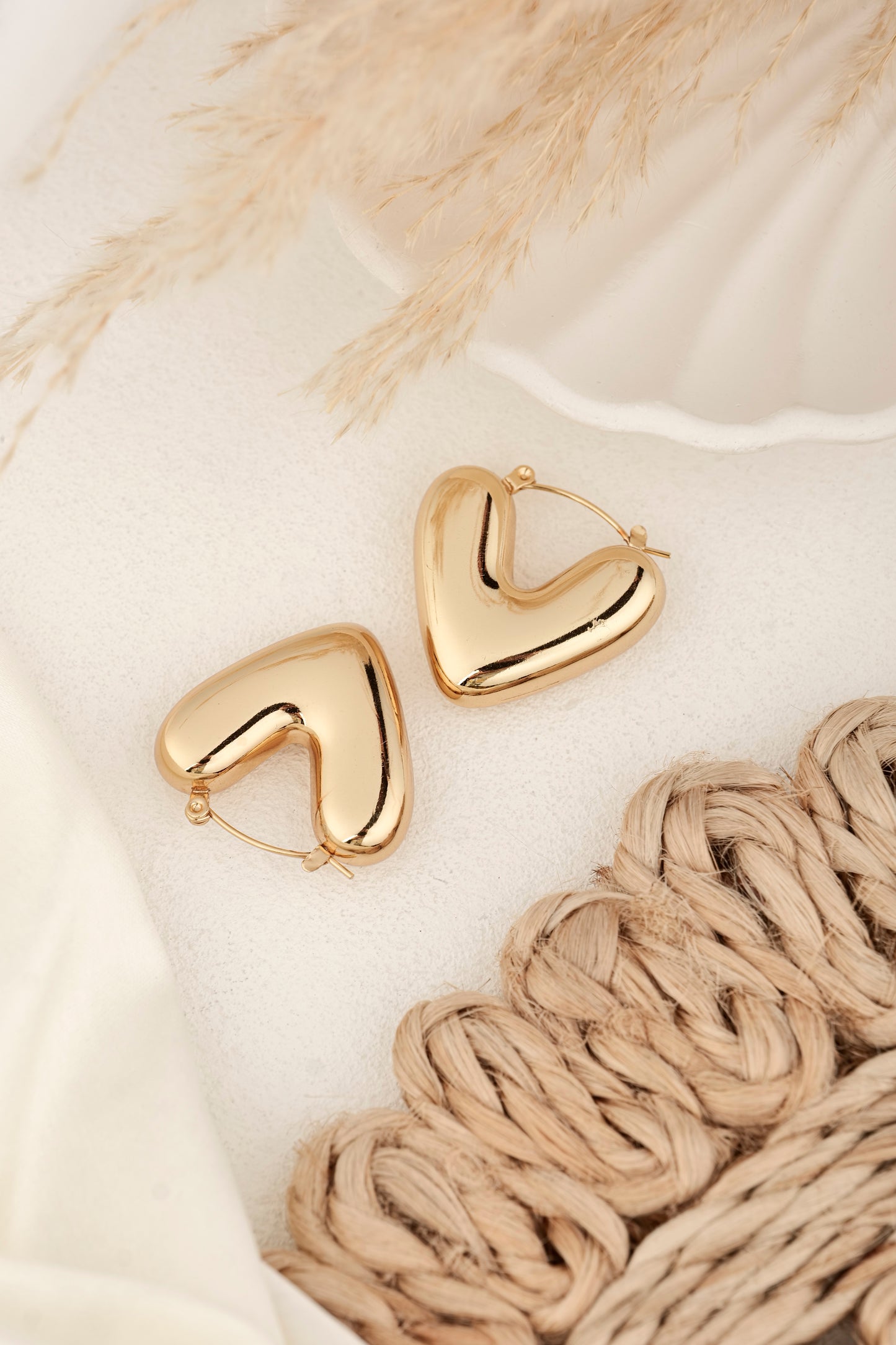 GOLDEN HEART EVERYDAY HOOPS