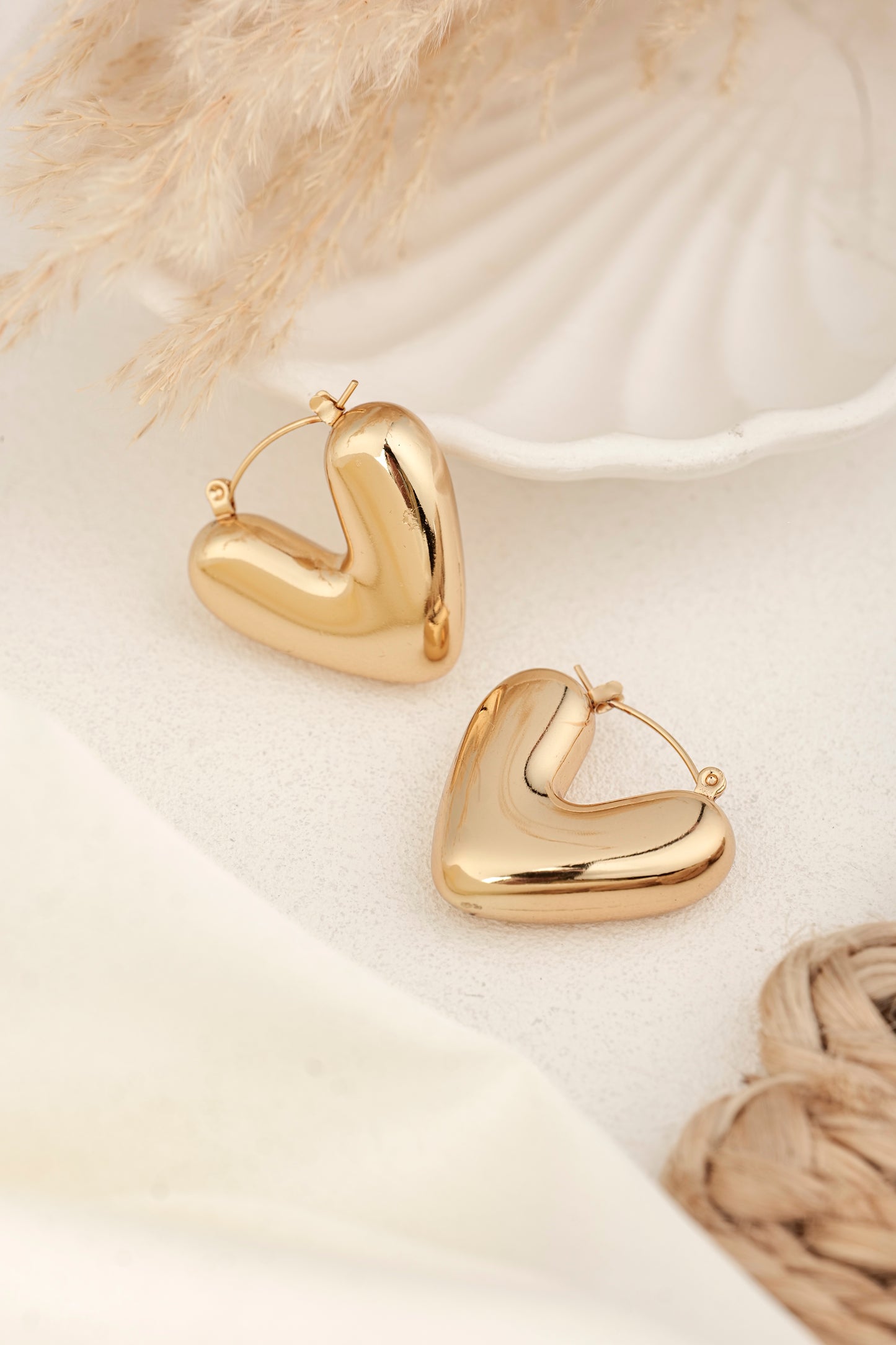 GOLDEN HEART EVERYDAY HOOPS