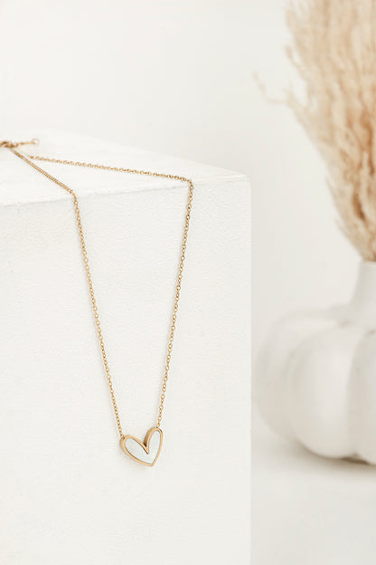 WHITE HEART CHAIN NECKLACE