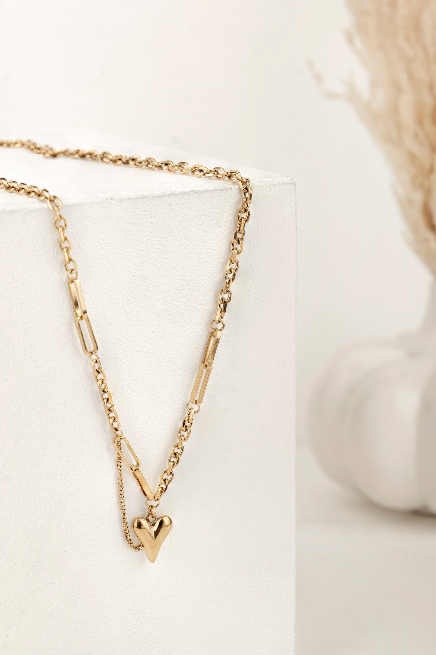 CHUNKY HEART CHAIN