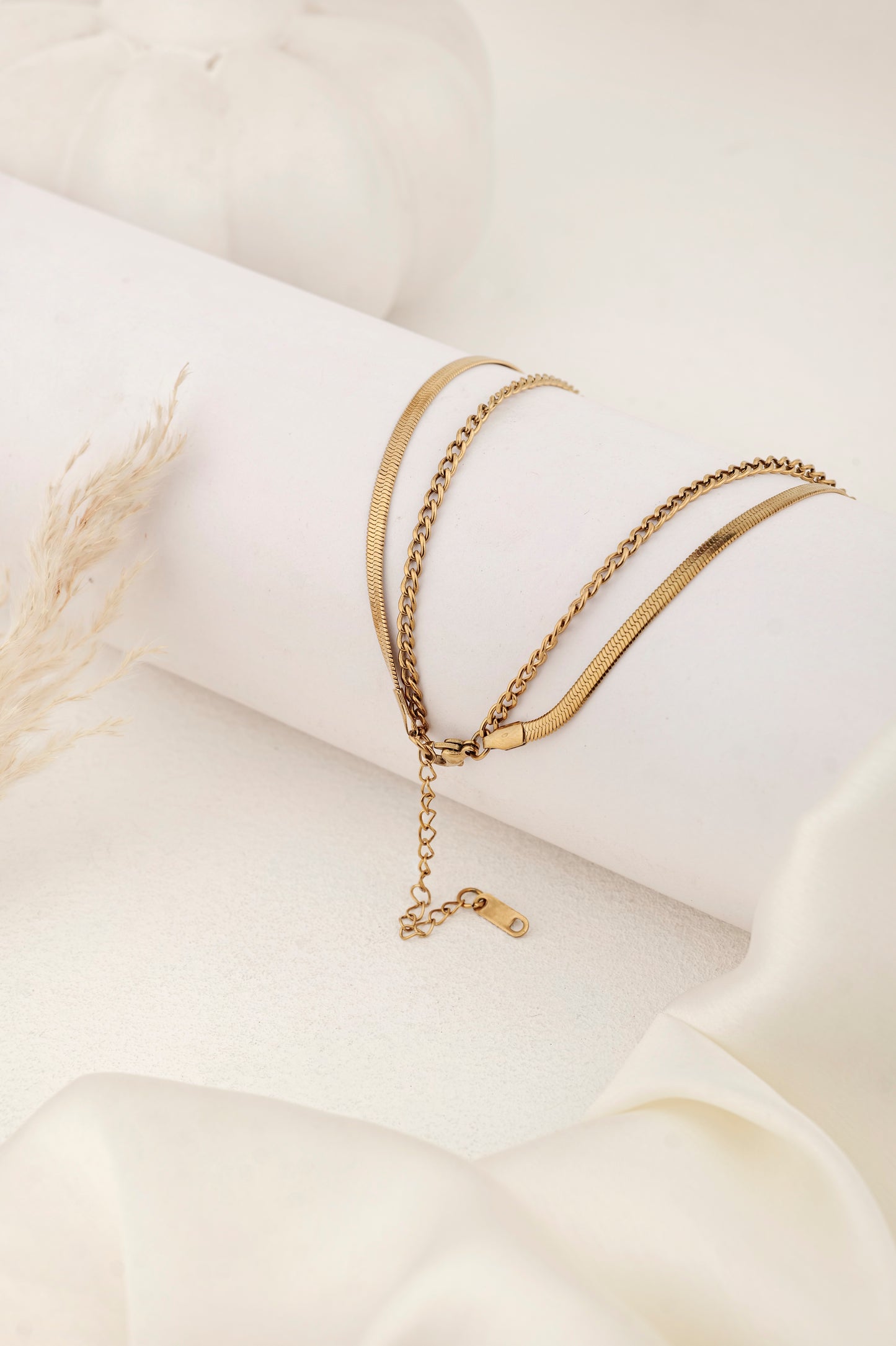 DUAL CHAIN LAYERED NECKLACE