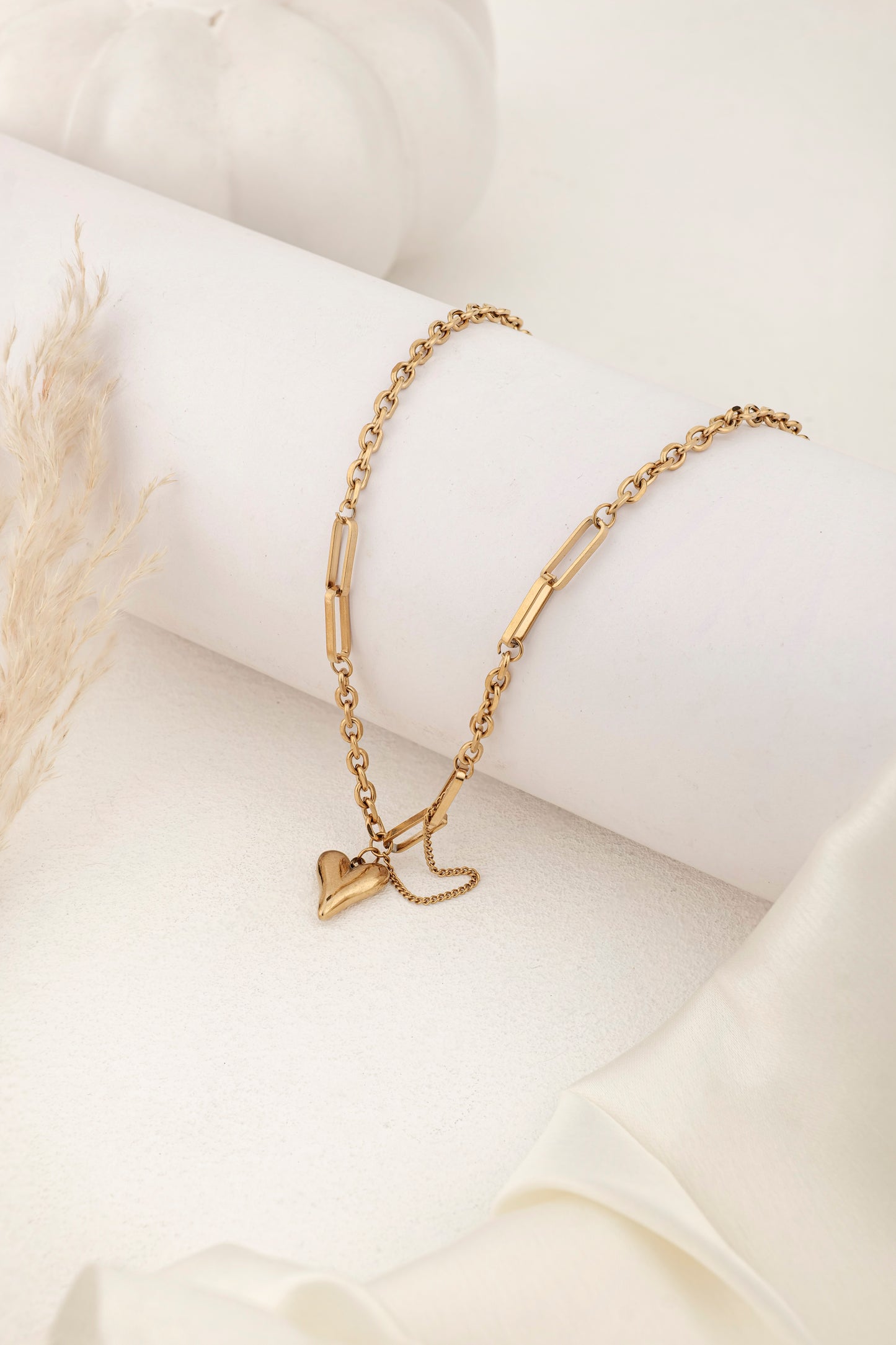 CHUNKY HEART CHAIN