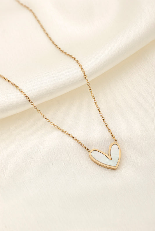 WHITE HEART CHAIN NECKLACE