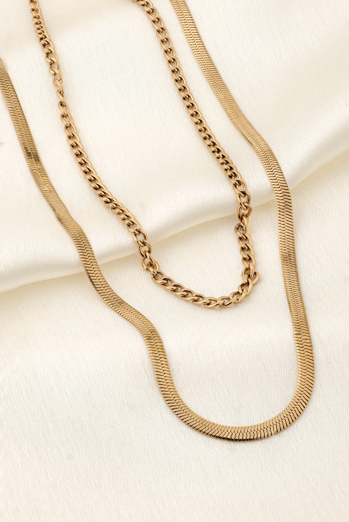 DUAL CHAIN LAYERED NECKLACE