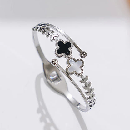 LEAFY CLOVER CHARM BANGLE