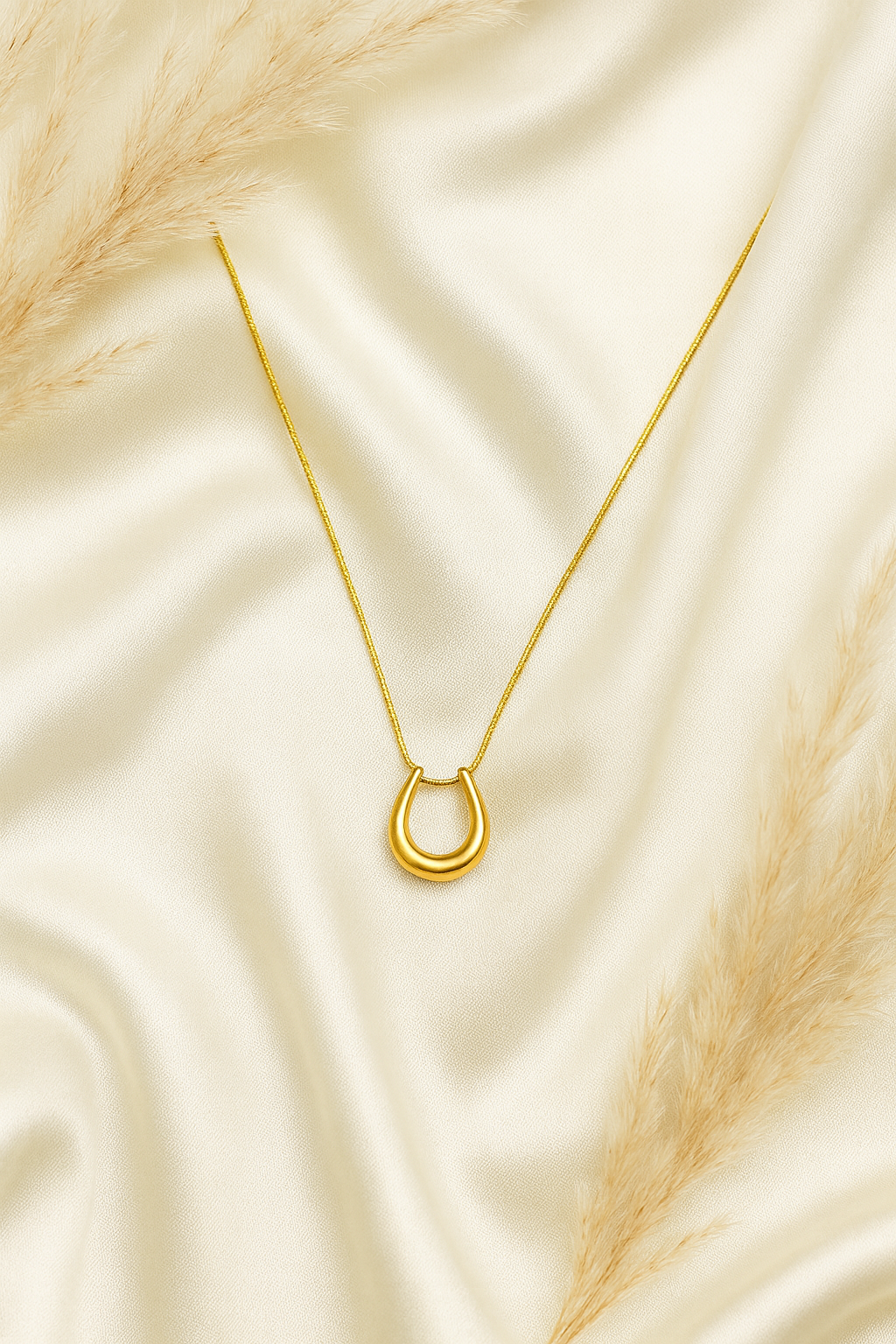 MINIMAL CHARM CHAIN